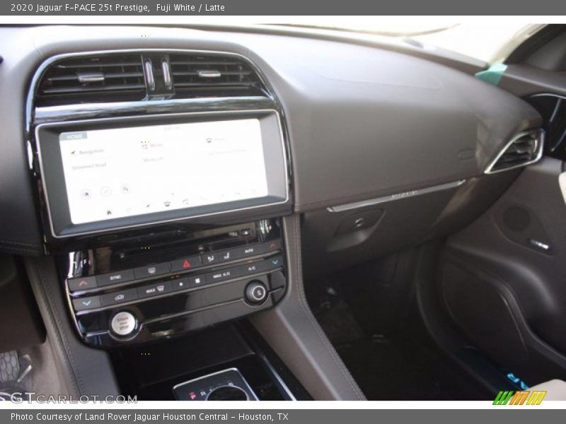 Fuji White / Latte 2020 Jaguar F-PACE 25t Prestige