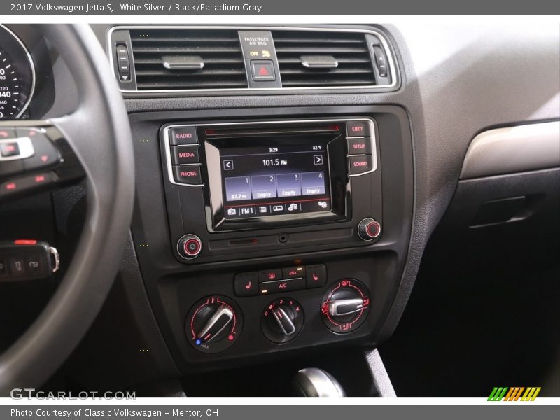 White Silver / Black/Palladium Gray 2017 Volkswagen Jetta S
