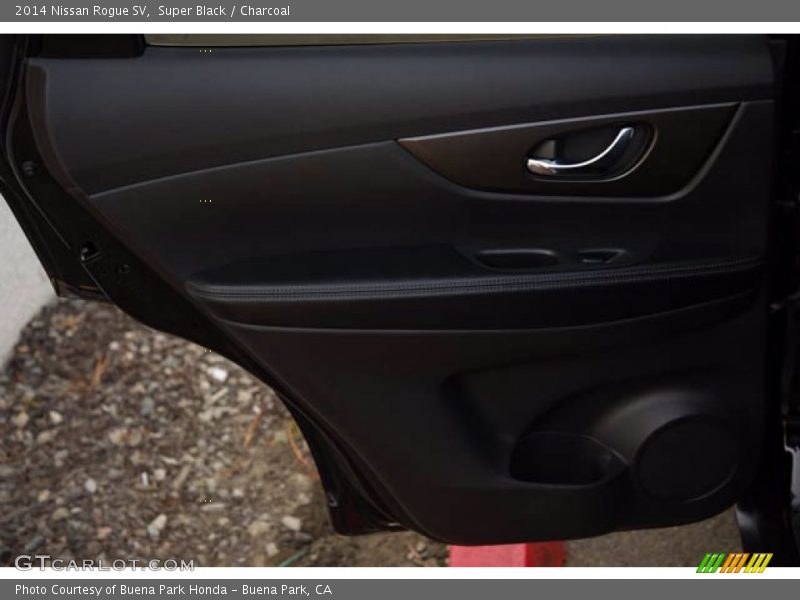 Super Black / Charcoal 2014 Nissan Rogue SV