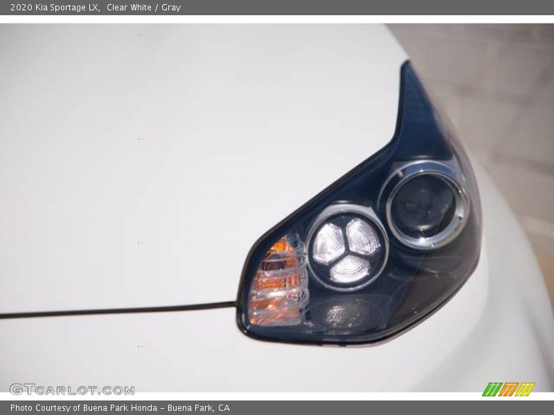 Clear White / Gray 2020 Kia Sportage LX