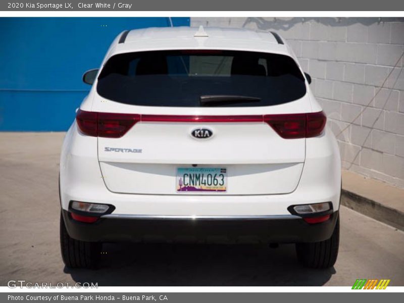 Clear White / Gray 2020 Kia Sportage LX