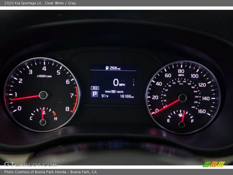 Clear White / Gray 2020 Kia Sportage LX
