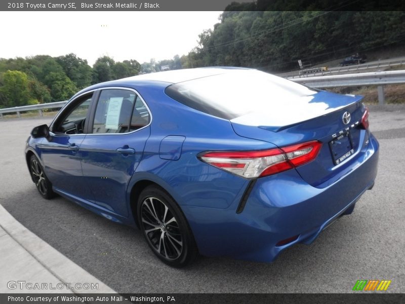 Blue Streak Metallic / Black 2018 Toyota Camry SE