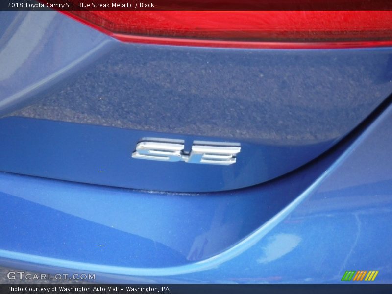 Blue Streak Metallic / Black 2018 Toyota Camry SE