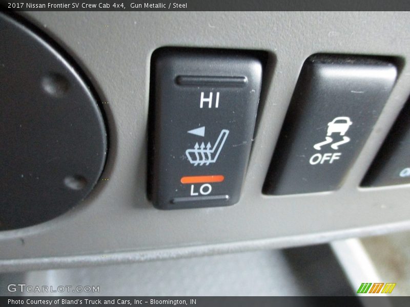Controls of 2017 Frontier SV Crew Cab 4x4