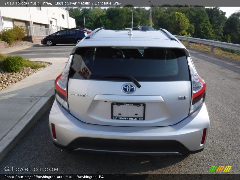 Classic Silver Metallic / Light Blue Gray 2018 Toyota Prius c Three