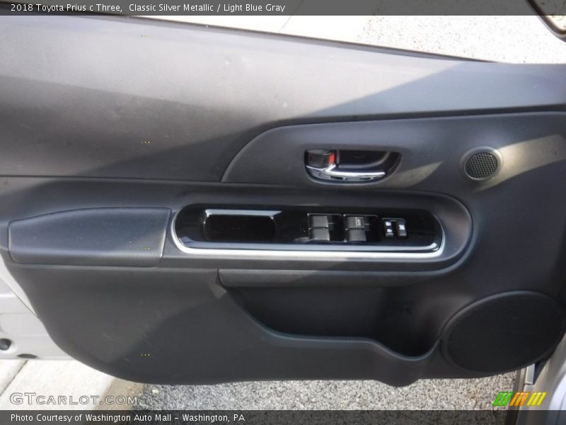 Classic Silver Metallic / Light Blue Gray 2018 Toyota Prius c Three