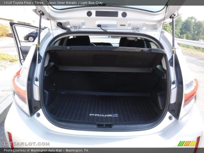 Classic Silver Metallic / Light Blue Gray 2018 Toyota Prius c Three