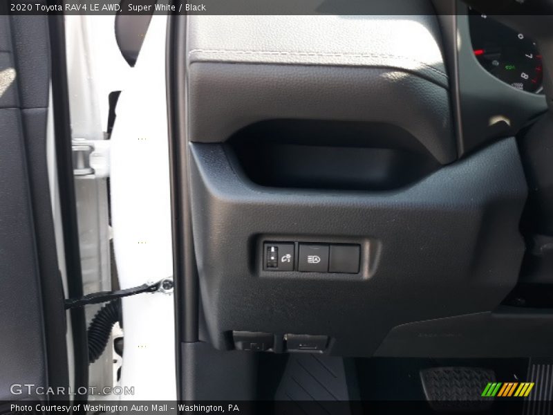 Super White / Black 2020 Toyota RAV4 LE AWD