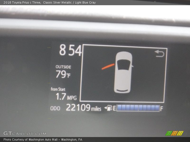 Classic Silver Metallic / Light Blue Gray 2018 Toyota Prius c Three
