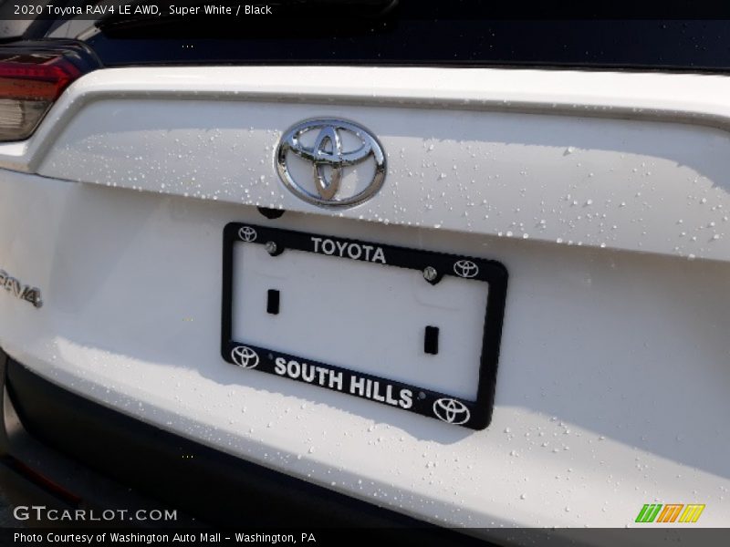 Super White / Black 2020 Toyota RAV4 LE AWD