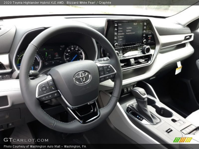 Blizzard White Pearl / Graphite 2020 Toyota Highlander Hybrid XLE AWD