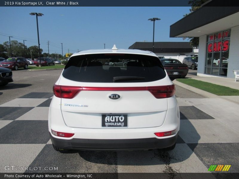 Clear White / Black 2019 Kia Sportage LX