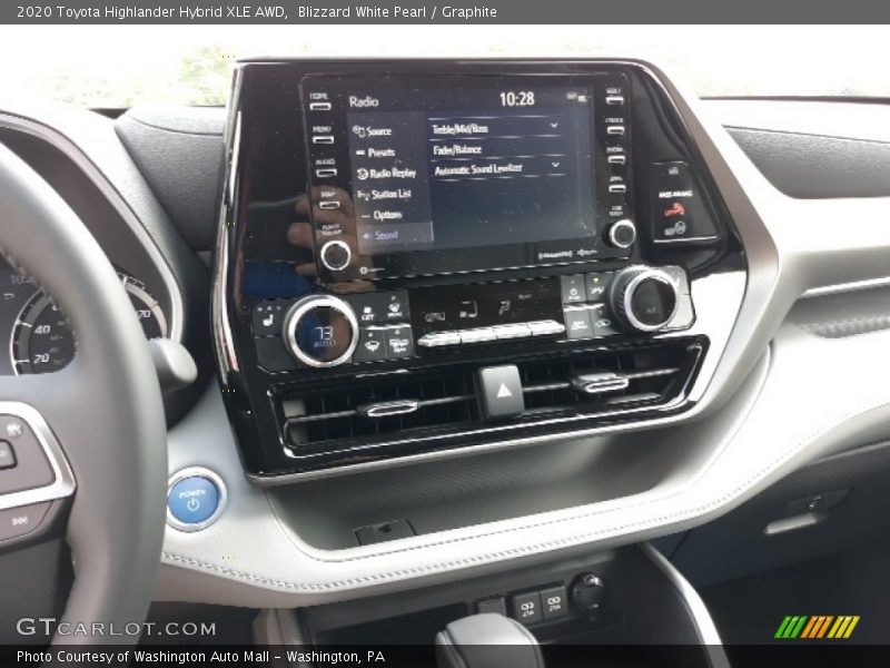 Blizzard White Pearl / Graphite 2020 Toyota Highlander Hybrid XLE AWD