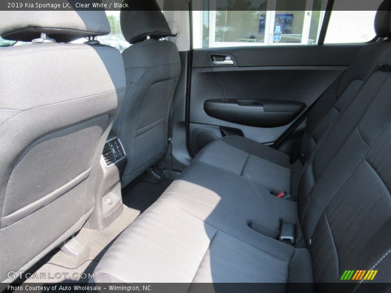 Clear White / Black 2019 Kia Sportage LX
