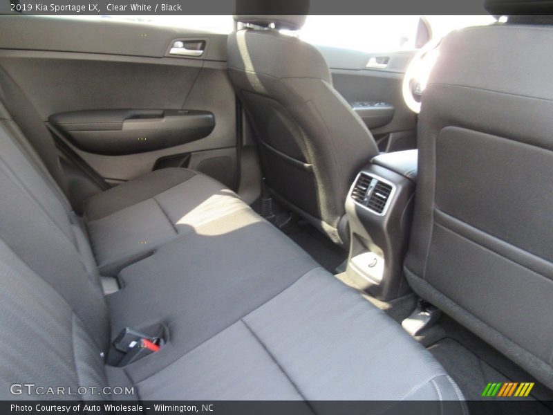 Clear White / Black 2019 Kia Sportage LX