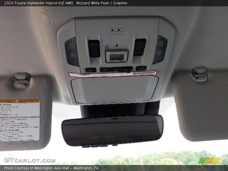 Blizzard White Pearl / Graphite 2020 Toyota Highlander Hybrid XLE AWD