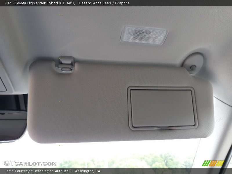 Blizzard White Pearl / Graphite 2020 Toyota Highlander Hybrid XLE AWD