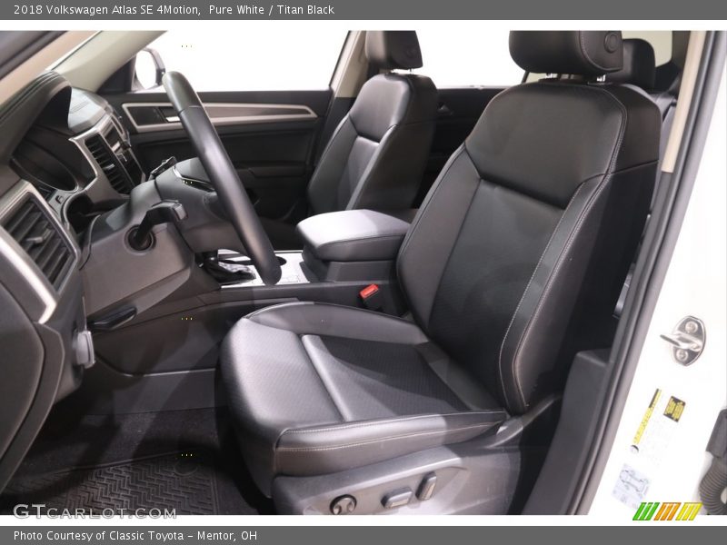 Pure White / Titan Black 2018 Volkswagen Atlas SE 4Motion