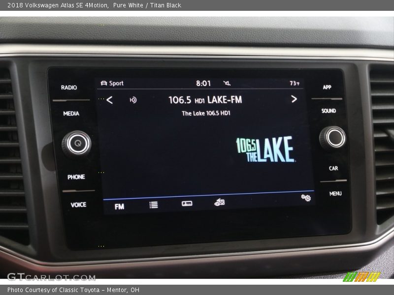 Pure White / Titan Black 2018 Volkswagen Atlas SE 4Motion