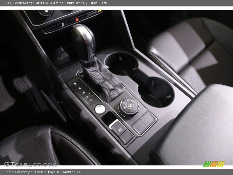 Pure White / Titan Black 2018 Volkswagen Atlas SE 4Motion