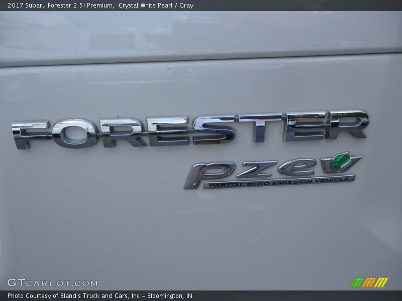 Crystal White Pearl / Gray 2017 Subaru Forester 2.5i Premium