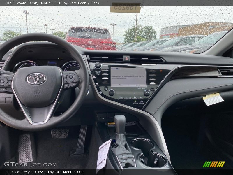 Ruby Flare Pearl / Black 2020 Toyota Camry Hybrid LE