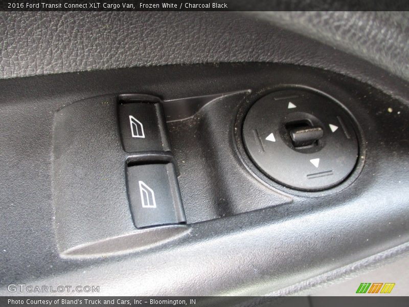 Frozen White / Charcoal Black 2016 Ford Transit Connect XLT Cargo Van