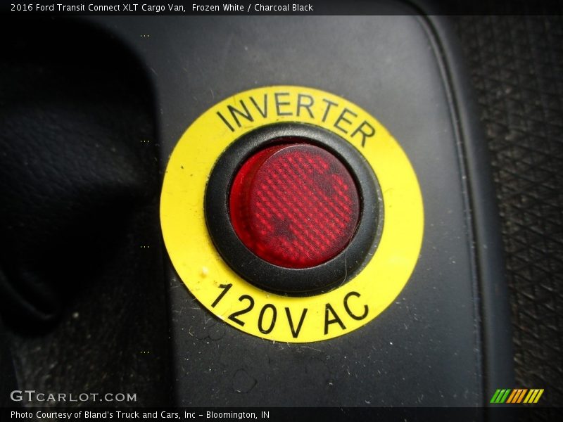 Frozen White / Charcoal Black 2016 Ford Transit Connect XLT Cargo Van