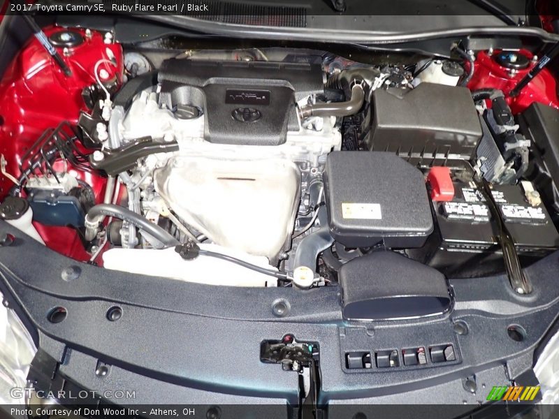 Ruby Flare Pearl / Black 2017 Toyota Camry SE