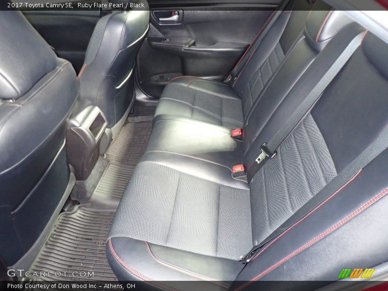 Ruby Flare Pearl / Black 2017 Toyota Camry SE