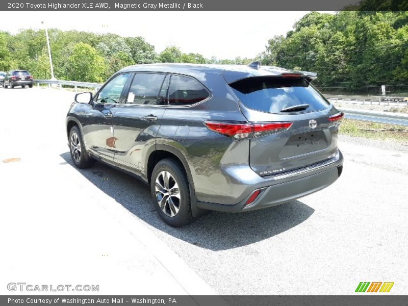 Magnetic Gray Metallic / Black 2020 Toyota Highlander XLE AWD