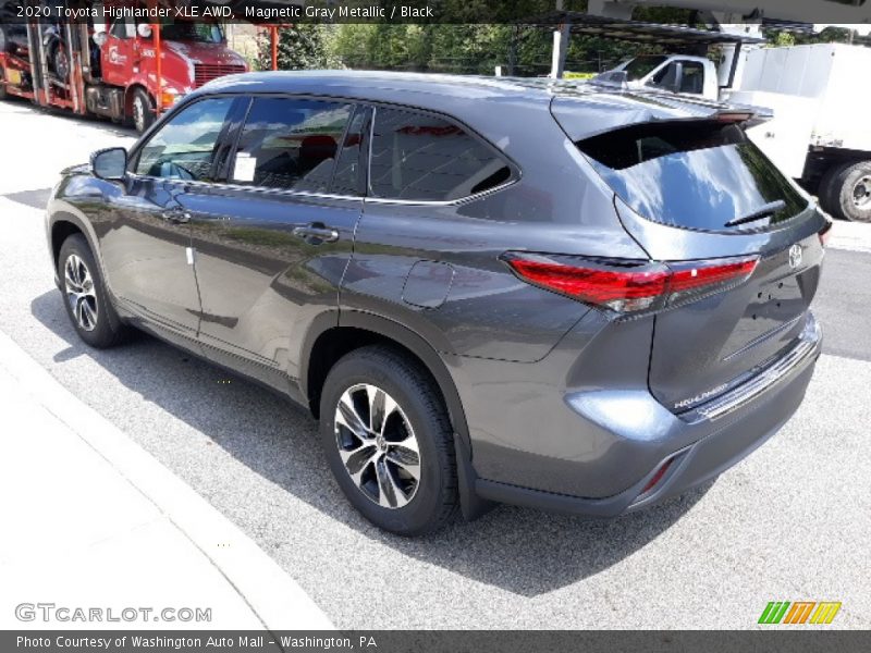 Magnetic Gray Metallic / Black 2020 Toyota Highlander XLE AWD
