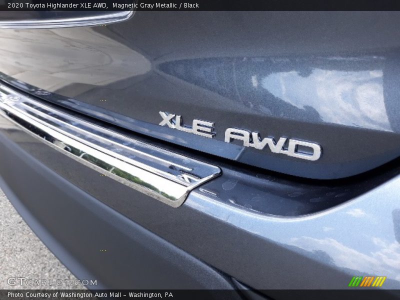 Magnetic Gray Metallic / Black 2020 Toyota Highlander XLE AWD