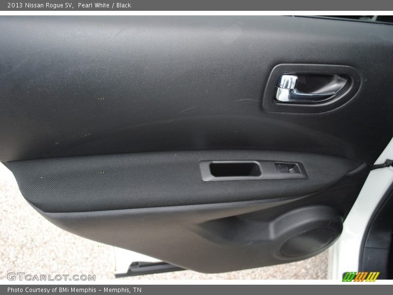 Pearl White / Black 2013 Nissan Rogue SV