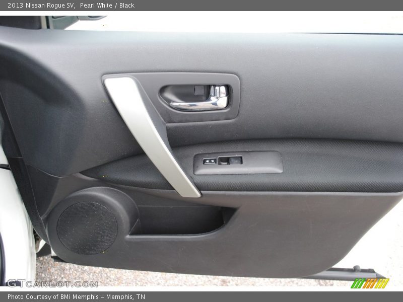 Pearl White / Black 2013 Nissan Rogue SV