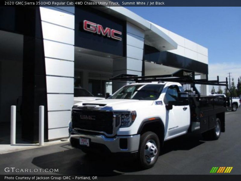 Summit White / Jet Black 2020 GMC Sierra 3500HD Regular Cab 4WD Chassis Utility Truck