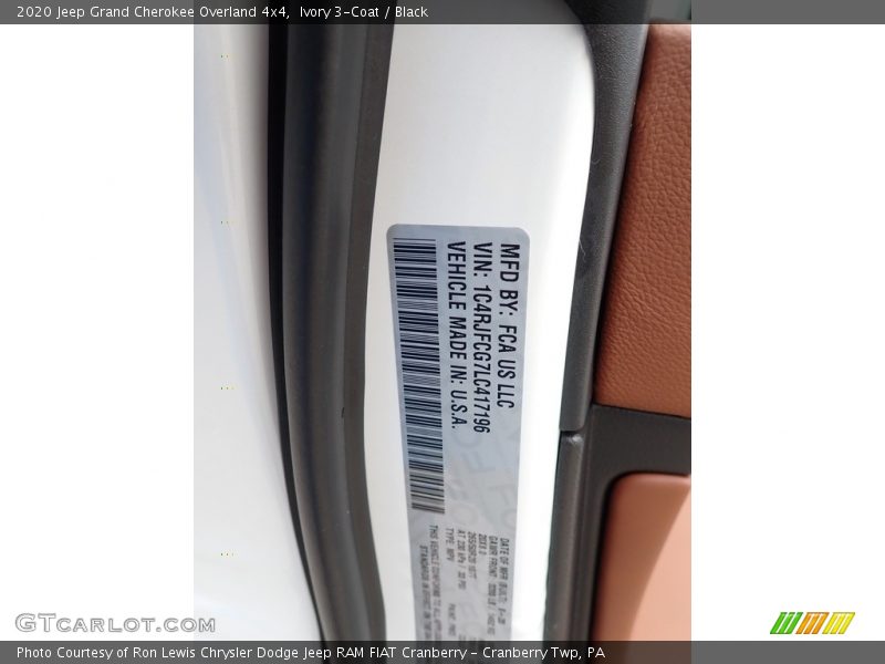 Ivory 3-Coat / Black 2020 Jeep Grand Cherokee Overland 4x4