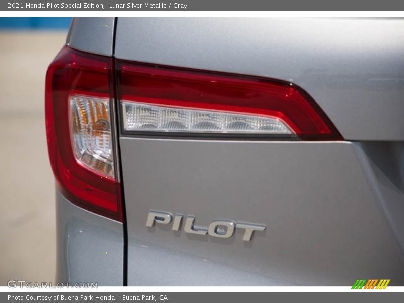 Lunar Silver Metallic / Gray 2021 Honda Pilot Special Edition