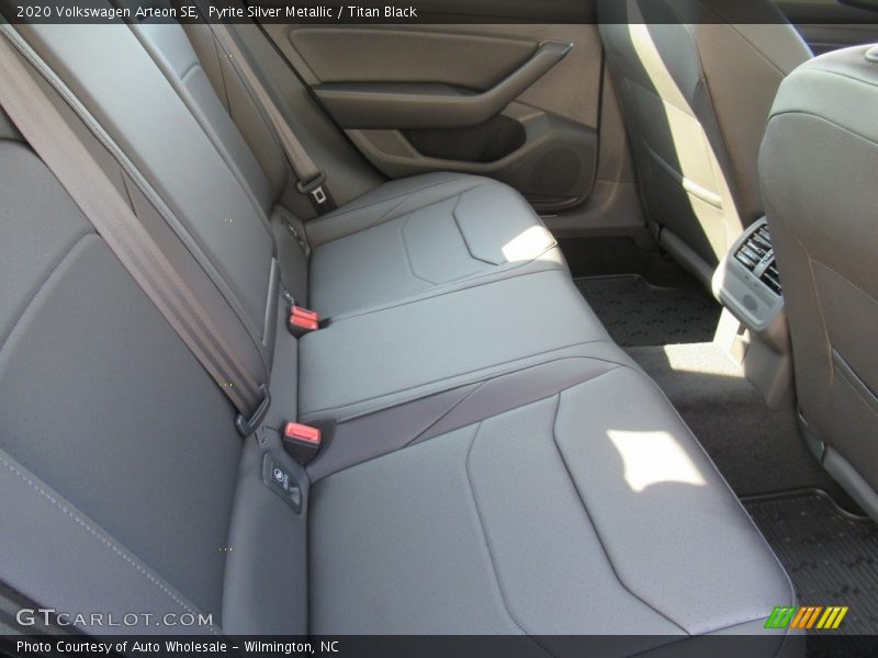 Pyrite Silver Metallic / Titan Black 2020 Volkswagen Arteon SE