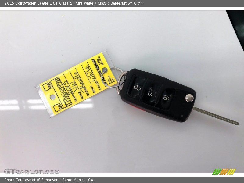 Pure White / Classic Beige/Brown Cloth 2015 Volkswagen Beetle 1.8T Classic