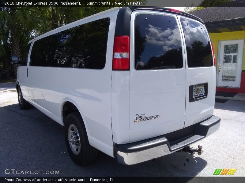 Summit White / Medium Pewter 2018 Chevrolet Express 3500 Passenger LT
