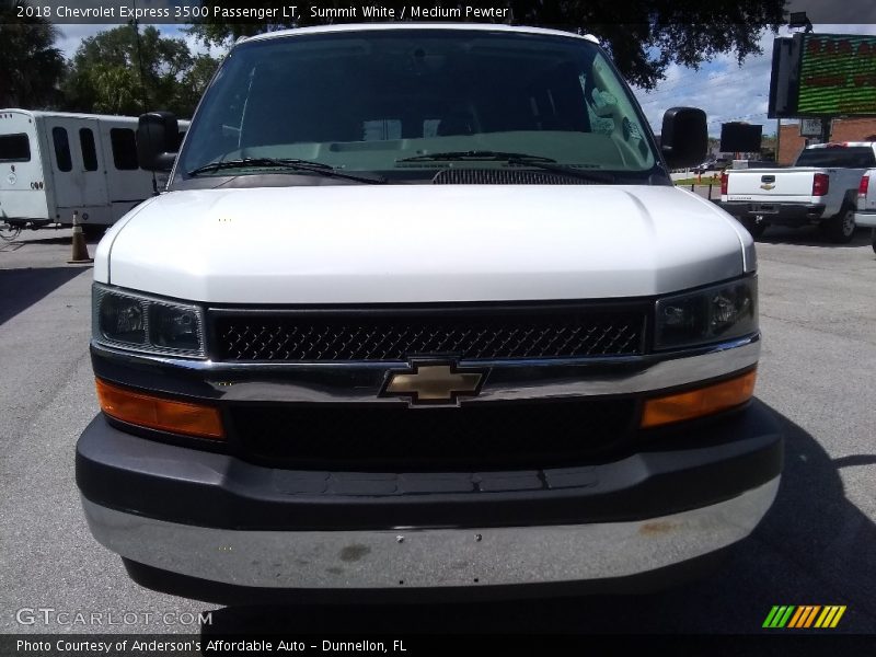 Summit White / Medium Pewter 2018 Chevrolet Express 3500 Passenger LT