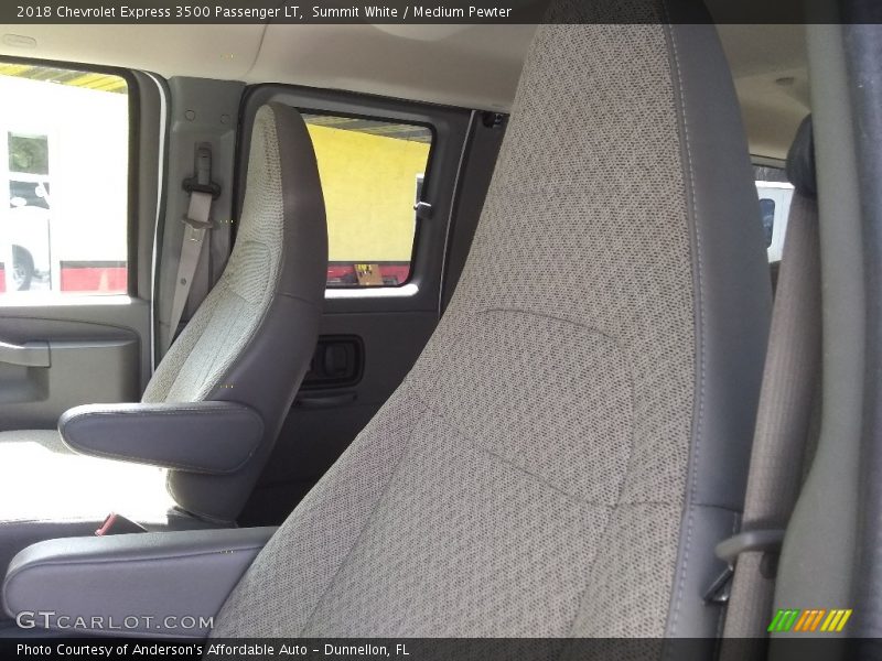 Summit White / Medium Pewter 2018 Chevrolet Express 3500 Passenger LT