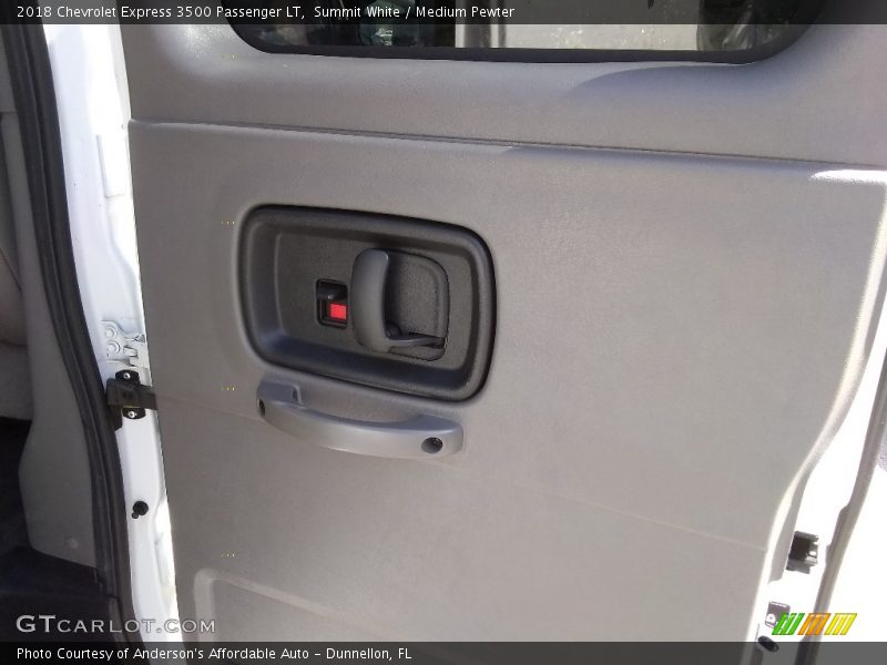 Summit White / Medium Pewter 2018 Chevrolet Express 3500 Passenger LT