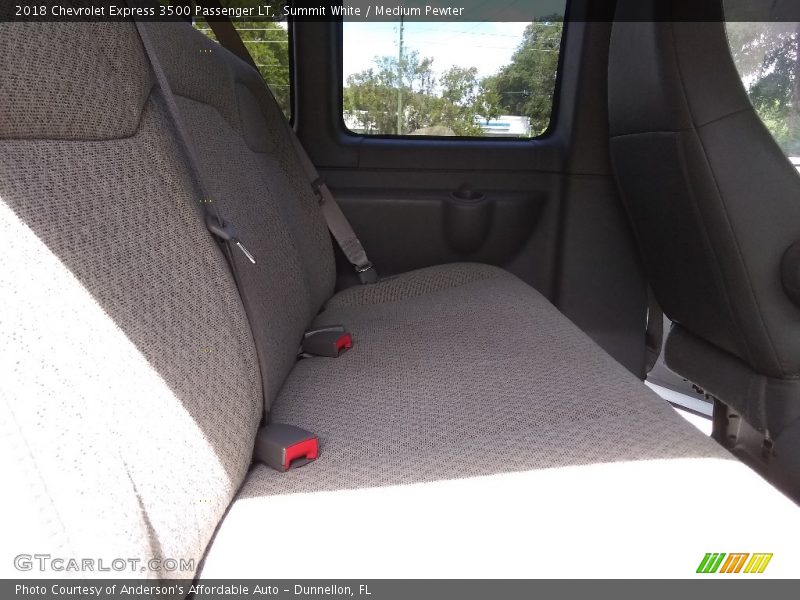 Summit White / Medium Pewter 2018 Chevrolet Express 3500 Passenger LT