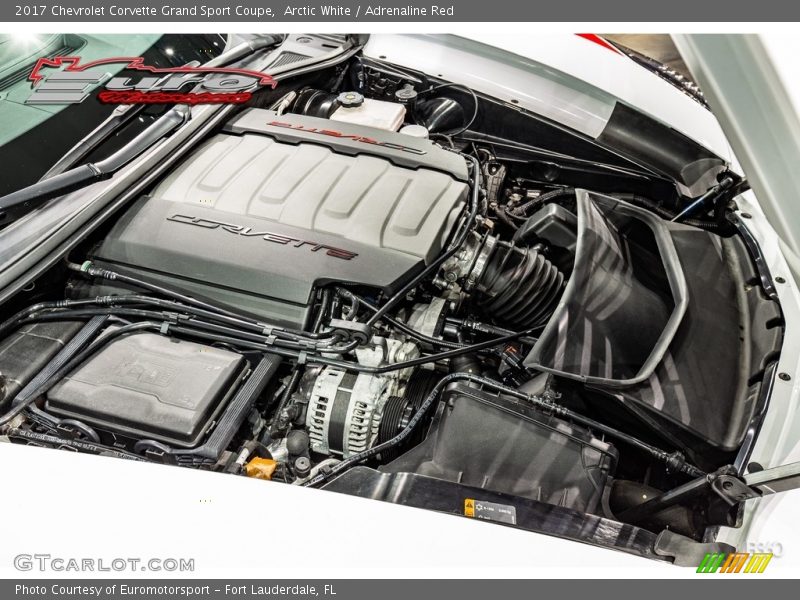 Arctic White / Adrenaline Red 2017 Chevrolet Corvette Grand Sport Coupe