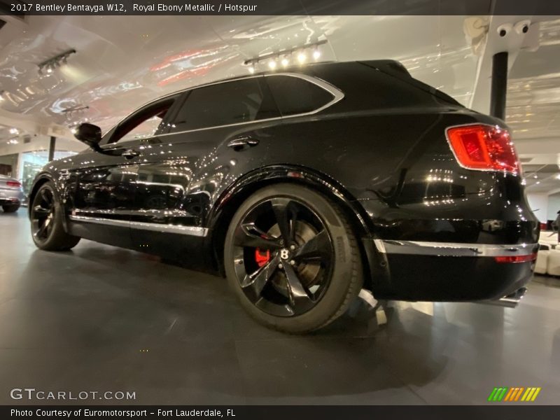 Royal Ebony Metallic / Hotspur 2017 Bentley Bentayga W12