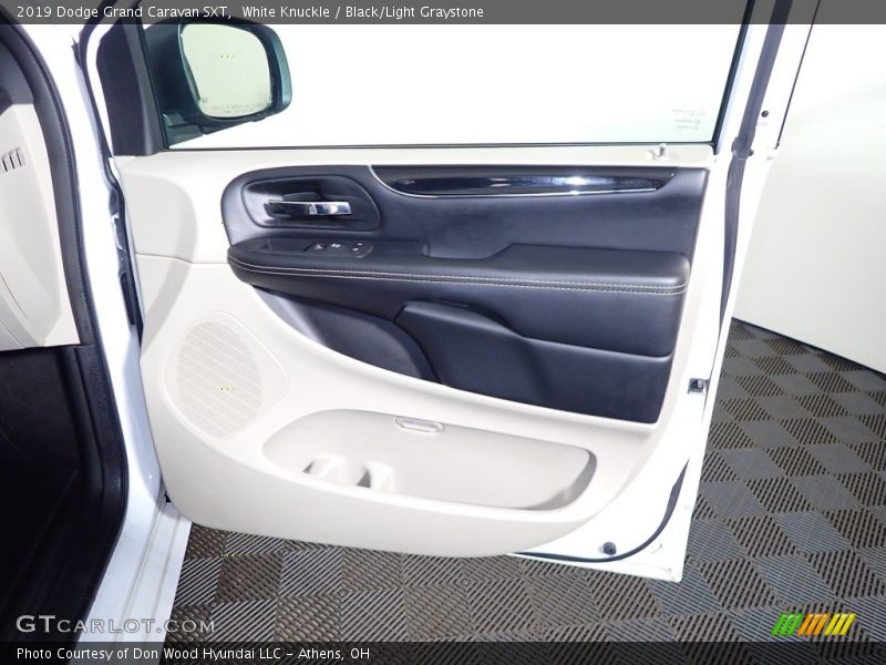 White Knuckle / Black/Light Graystone 2019 Dodge Grand Caravan SXT