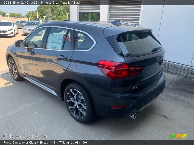 Mineral Gray Metallic / Black 2021 BMW X1 xDrive28i